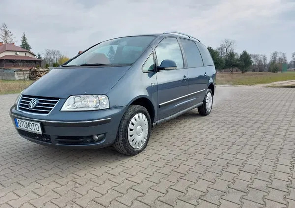 białobrzegi Volkswagen Sharan cena 16900 przebieg: 216000, rok produkcji 2004 z Białobrzegi